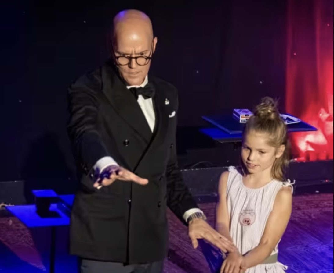 The Off-Broadway Magic Show - The Holiday Series (at The Cutting Room)