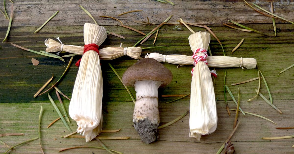 Native American Heritage Month: Corn Husk Crafts