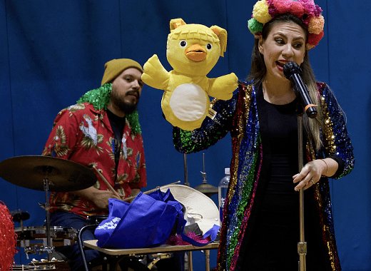 Stomp, Clap and Sing with Bilingual Birdies